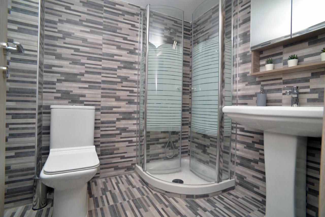 Luxury Apartment St Demetrios Downtown Thessaloniki Buitenkant foto